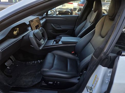 Used 2022 Tesla Model S image 16