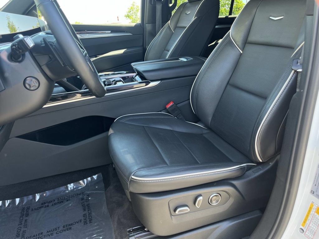 Certified 2025 Cadillac Escalade Sport AWD/4WD image 71