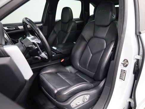Used 2018 Porsche Cayenne GTS image 5