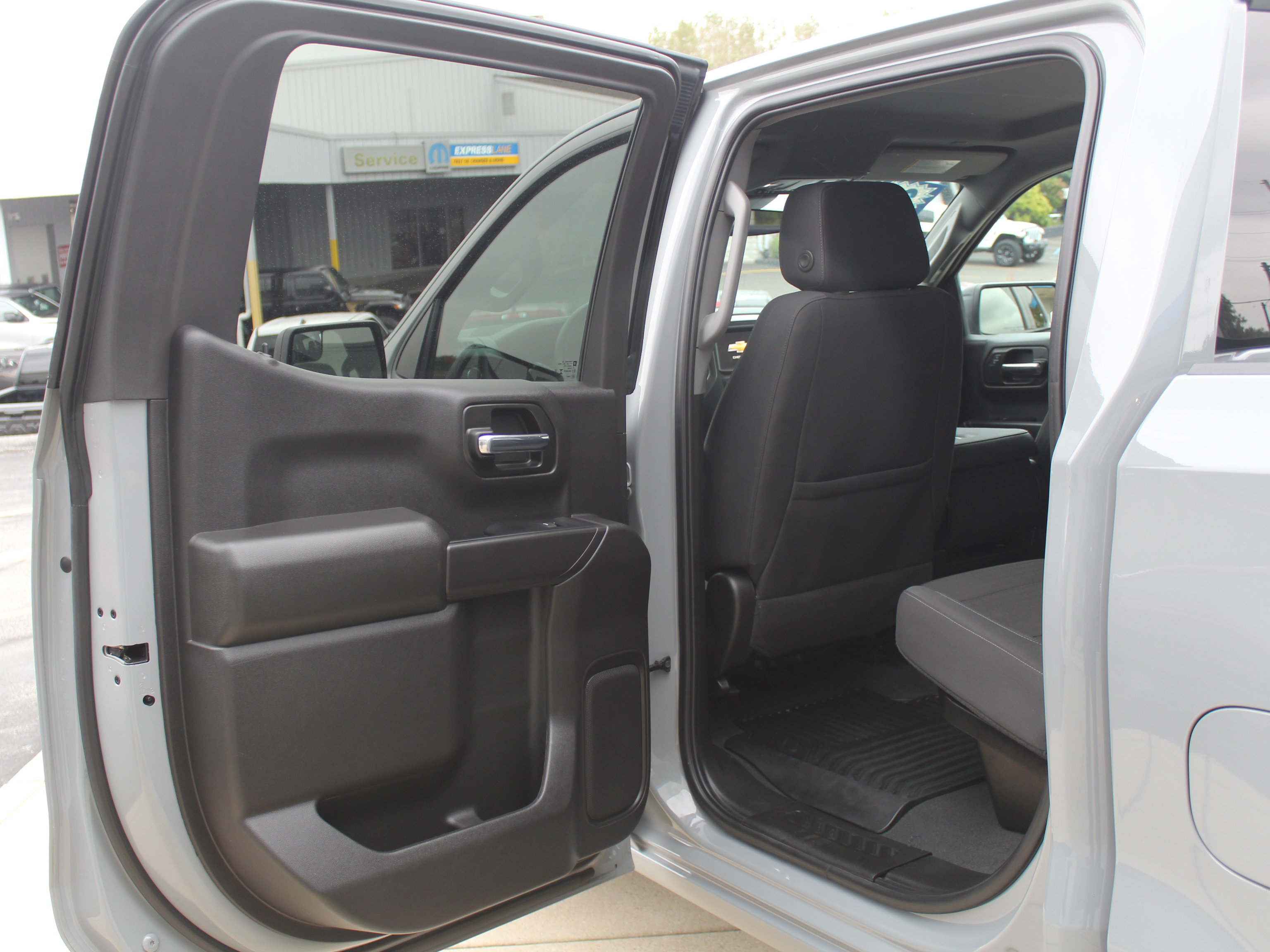 Certified 2024 Chevrolet Silverado 1500 Custom Trail Boss w/ LPO, Dark Essentials Package AWD/4WD image 22