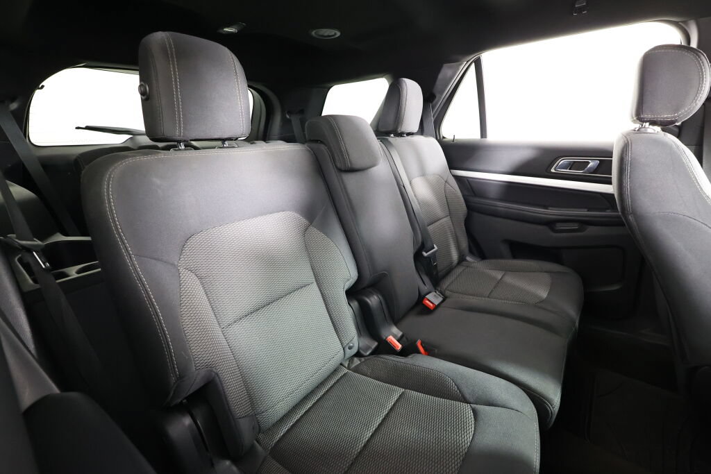 Used 2017 Ford Explorer XLT AWD/4WD image 20