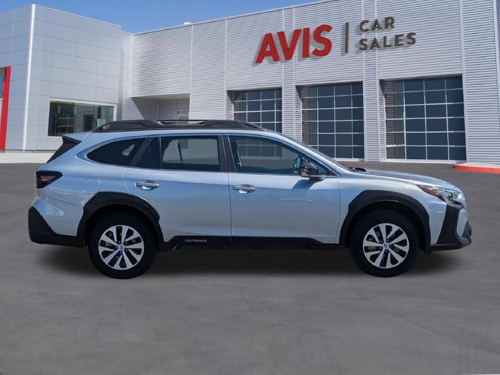 Used 2025 Subaru Outback Premium AWD/4WD image 5