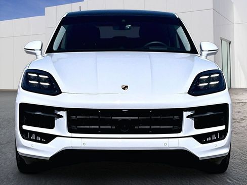 Certified 2025 Porsche Cayenne S AWD/4WD image 10
