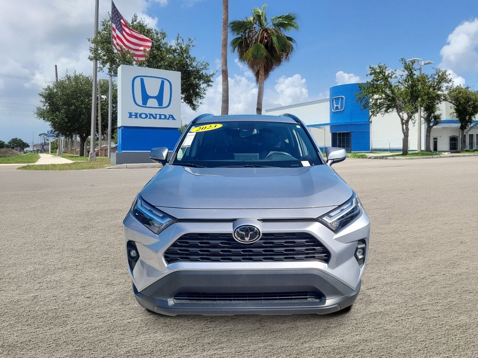 Used 2023 Toyota RAV4 XLE Premium FWD image 2
