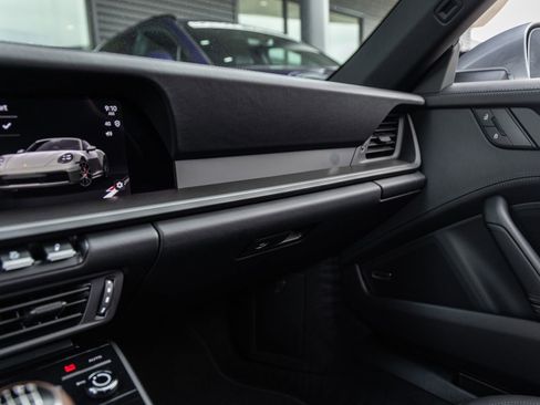 New 2026 Porsche 911 Carrera T image 38
