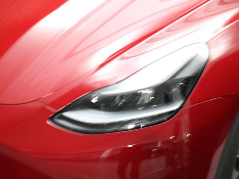 Used 2022 Tesla Model Y Performance image 37