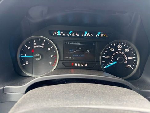 Used 2018 Ford F150 XLT w/ Equipment Group 302A Luxury AWD/4WD image 18