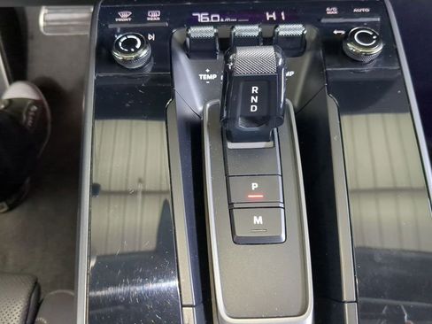 Used 2021 Porsche 911 Carrera w/ Premium Package image 9