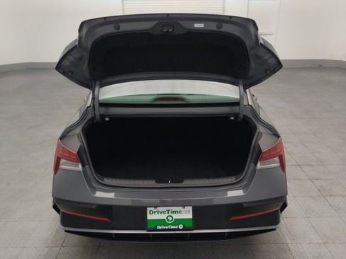 Used 2025 Hyundai Elantra SEL FWD image 29