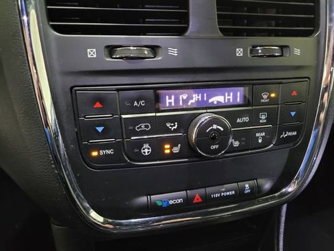 Used 2017 Dodge Grand Caravan GT image 34