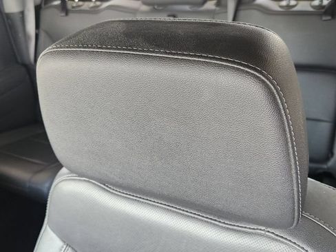 Used 2025 GMC Sierra 1500 SLT AWD/4WD image 24