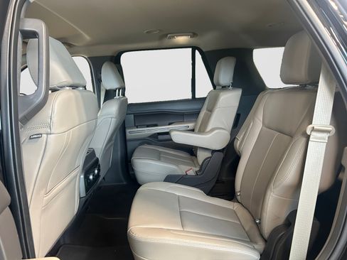 Used 2021 Ford Expedition XLT RWD image 15