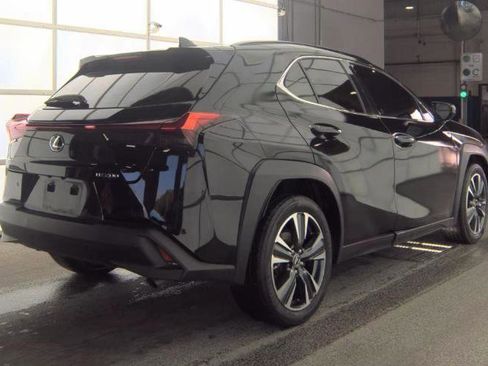 Used 2021 Lexus UX 200 w/ Premium Package image 5