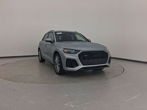 Used 2024 Audi Q5 e Premium Plus w/ Premium Plus Package image 7