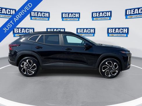 New 2026 Chevrolet Trax RS w/ Sunroof Package FWD image 9
