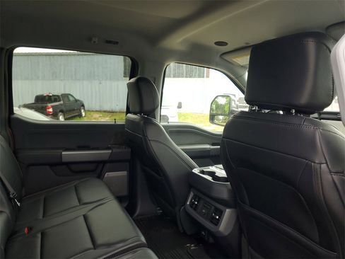 New 2025 Ford F250 Lariat w/ Lariat Ultimate Package image 28