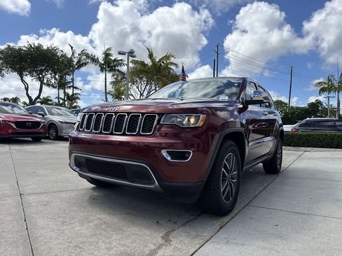 Used 2020 Jeep Grand Cherokee Limited w/ Luxury Group II image 32