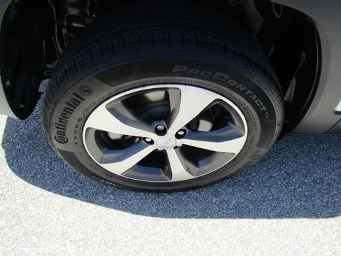 Used 2022 Jeep Cherokee Limited AWD/4WD image 11