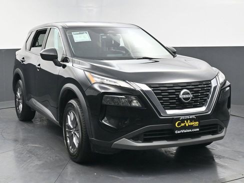 Used 2023 Nissan Rogue S image 3