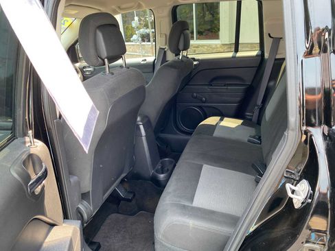 Used 2017 Jeep Compass Sport FWD image 11