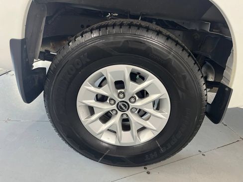 Used 2024 Nissan Frontier SV w/ Technology Package AWD/4WD image 16