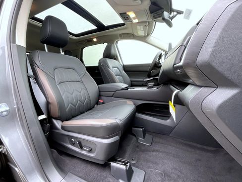 New 2026 Nissan Pathfinder Platinum AWD/4WD image 15