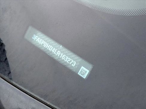 Used 2020 Ford Fusion SE FWD image 16