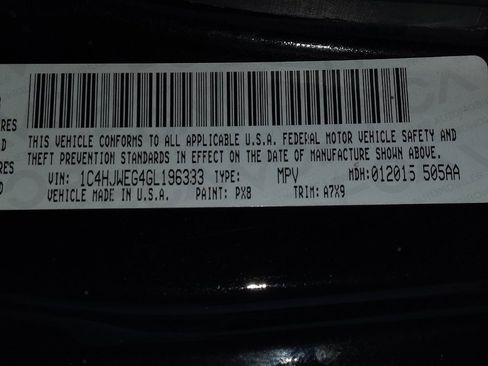 Used 2016 Jeep Wrangler Unlimited Sahara w/ Connectivity Group image 33