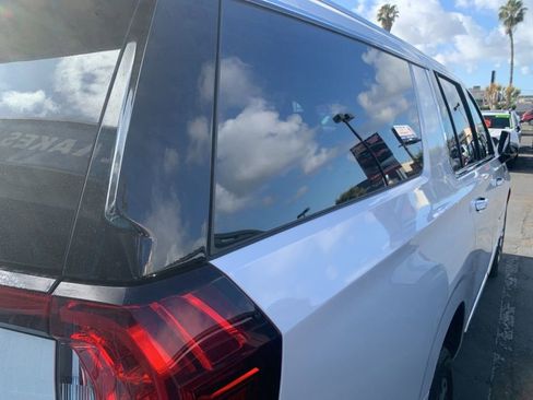 Used 2023 GMC Yukon XL Denali image 8