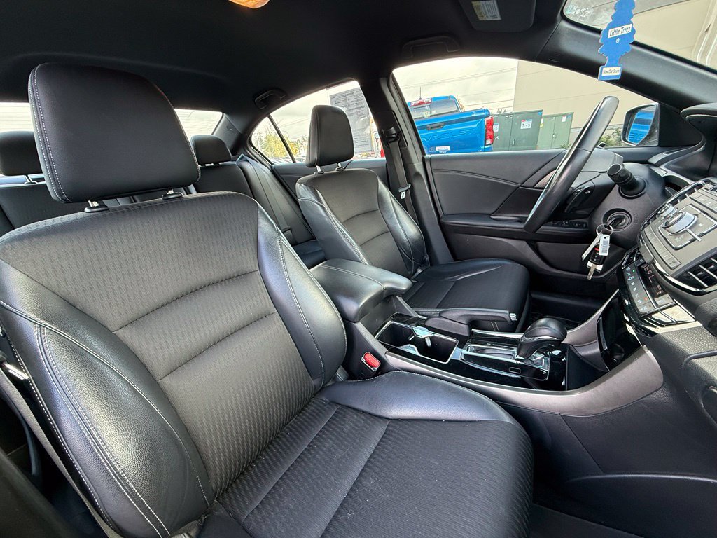 Used 2016 Honda Accord Sport image 14