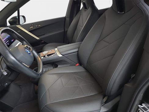 Used 2023 BMW iX xDrive50 w/ Ultimate Package 2 image 18