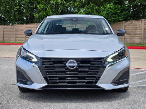 Used 2024 Nissan Altima 2.5 SV FWD image 8