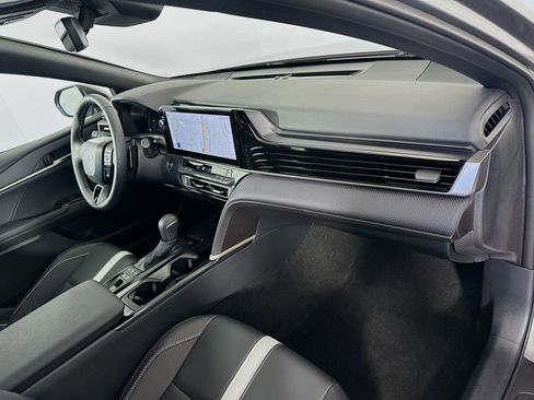 Used 2025 Toyota Camry SE image 30