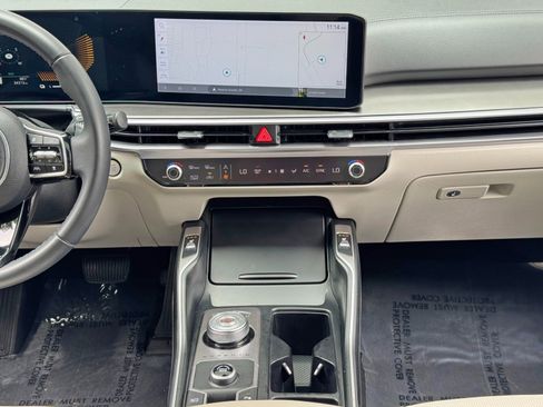 Used 2025 Kia Sorento EX w/ EX Panoramic Sunroof Package FWD image 23