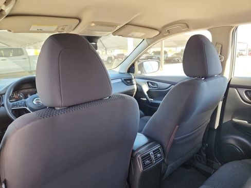 Used 2020 Nissan Rogue Sport S image 16