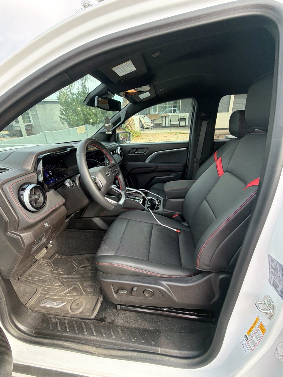 Used 2026 Chevrolet Colorado Z71 w/ Technology Package AWD/4WD image 12