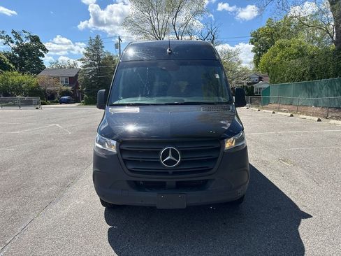 Used 2024 Mercedes-Benz Sprinter 2500 image 12