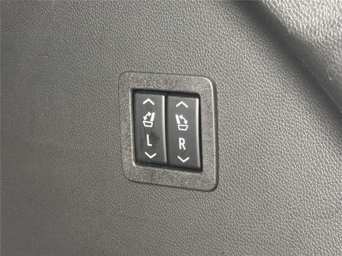 Certified 2023 Buick Enclave Avenir w/ Avenir Technology Package FWD image 18