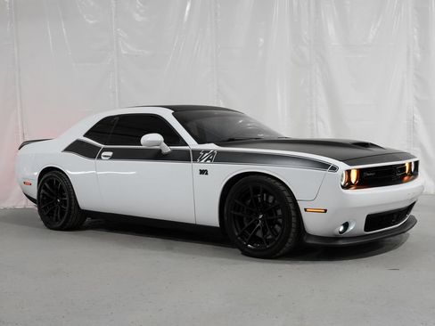 Used 2018 Dodge Challenger T/A RWD image 8