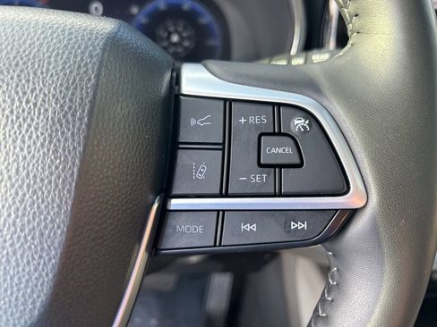 Used 2024 Toyota Highlander Platinum FWD image 49