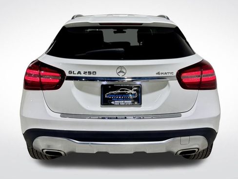 Used 2020 Mercedes-Benz GLA 250 4MATIC w/ Premium Package image 9