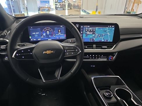 Used 2026 Chevrolet Equinox LT AWD/4WD image 19