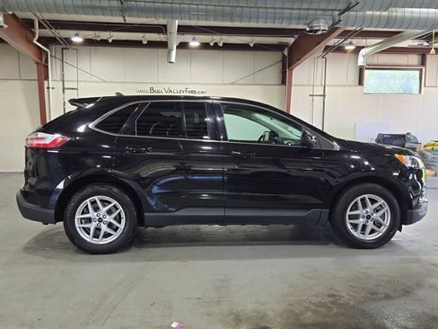 Used 2023 Ford Edge SEL image 6