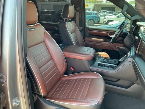 Used 2025 GMC Sierra 2500 Denali Ultimate AWD/4WD image 12