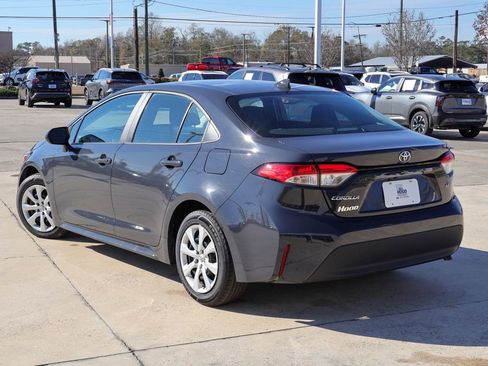Used 2024 Toyota Corolla LE image 2