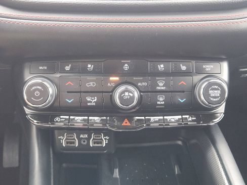 Used 2025 Dodge Durango GT AWD/4WD image 22