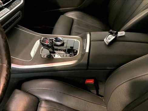 Used 2022 BMW X5 xDrive40i w/ M Sport Package AWD/4WD image 17