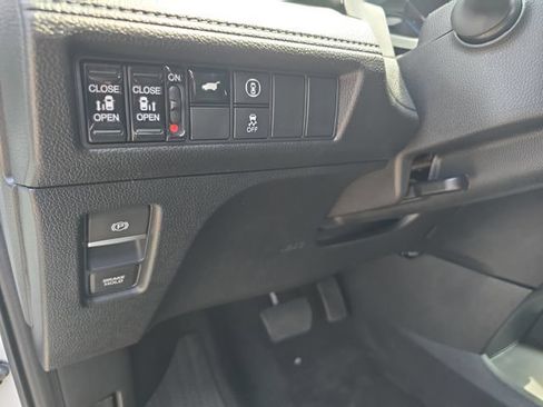 Used 2022 Honda Odyssey EX-L image 30