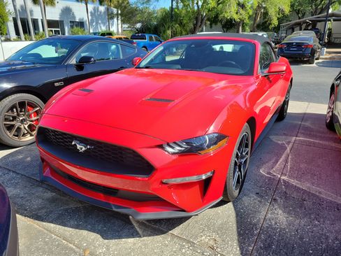 Used 2022 Ford Mustang Premium image 2