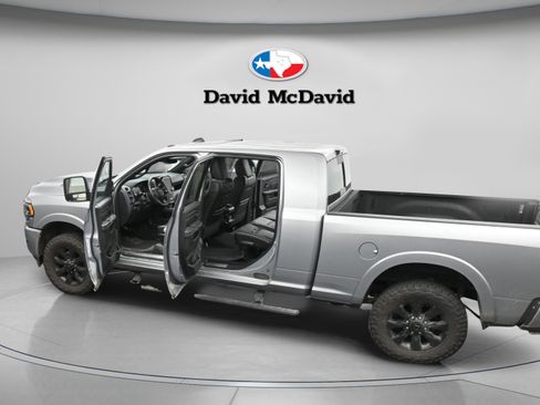 Used 2023 RAM 2500 Limited AWD/4WD image 47
